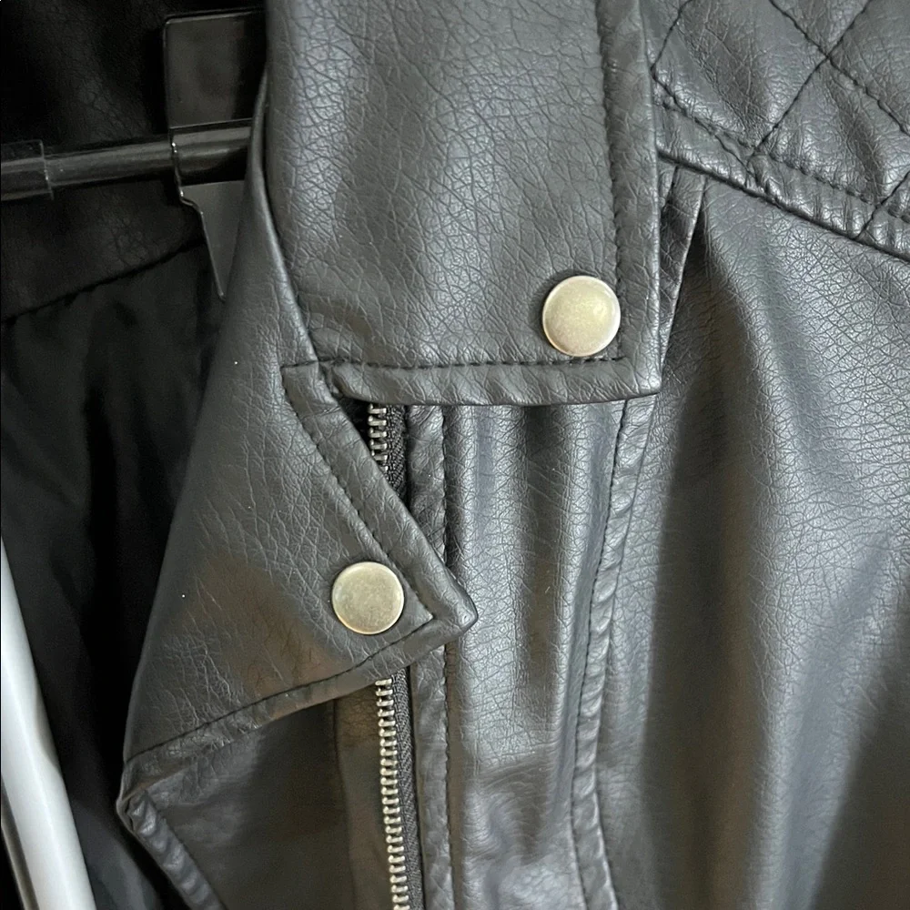 Rue21 Quilted Black faux Leather Jacket for Women - Picture 3 of 7